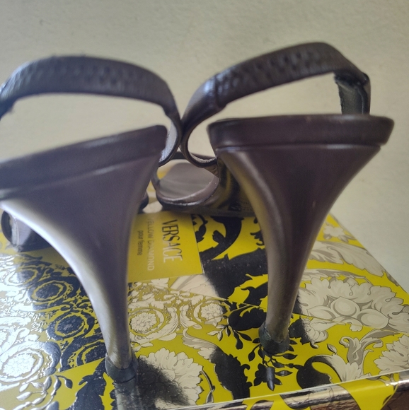 PRADA - Picture 11 of 12